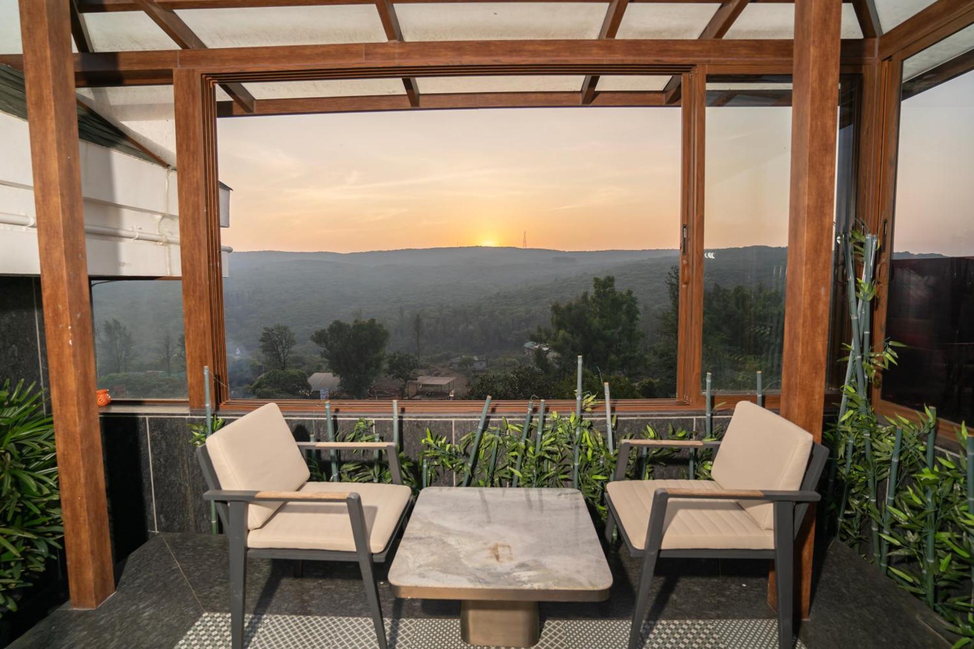 Leela Resort, The Exotic Boutique Hotel - Pure Veg Mahābaleshwar Buitenkant foto