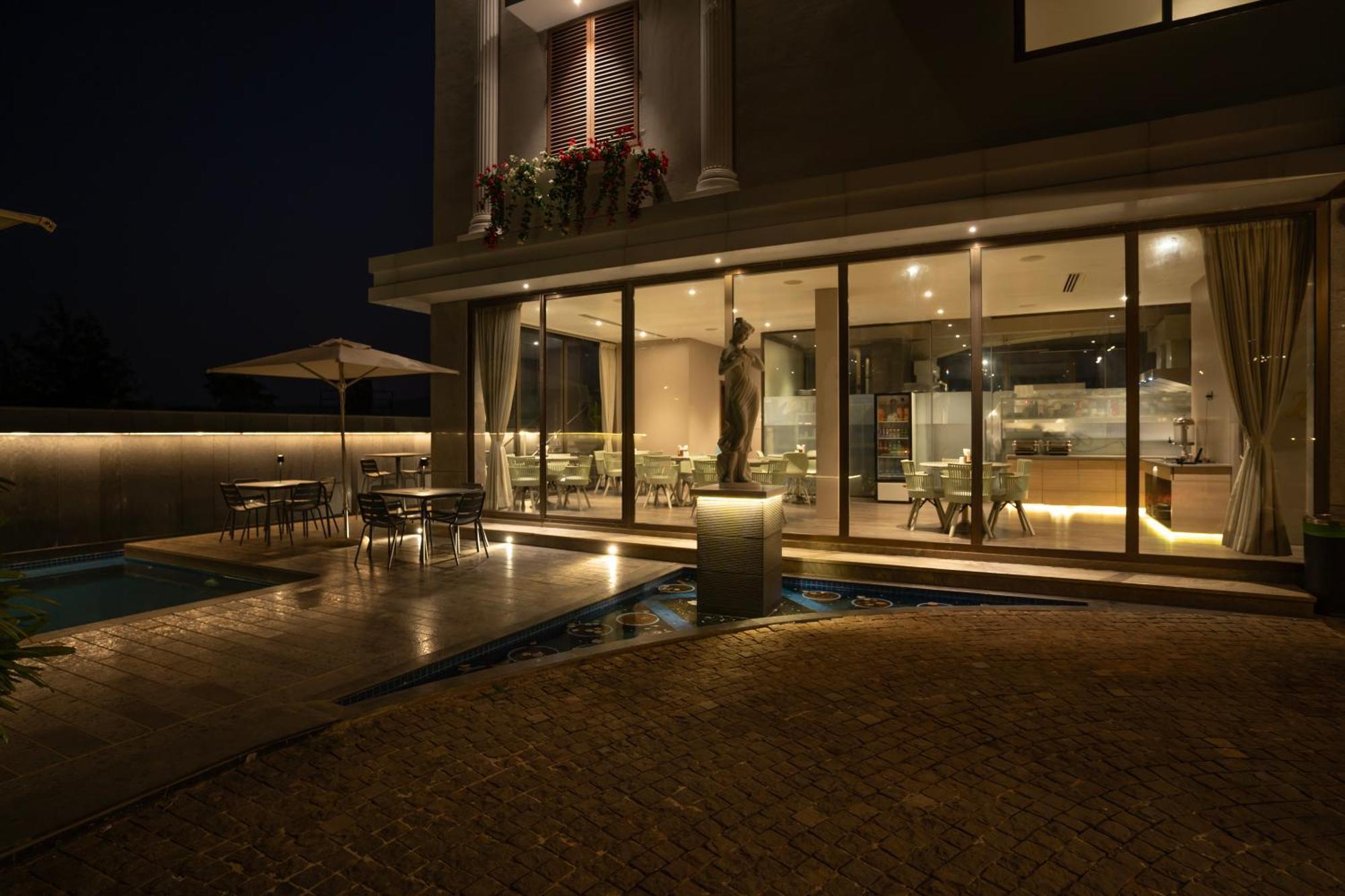 Leela Resort, The Exotic Boutique Hotel - Pure Veg Mahābaleshwar Buitenkant foto
