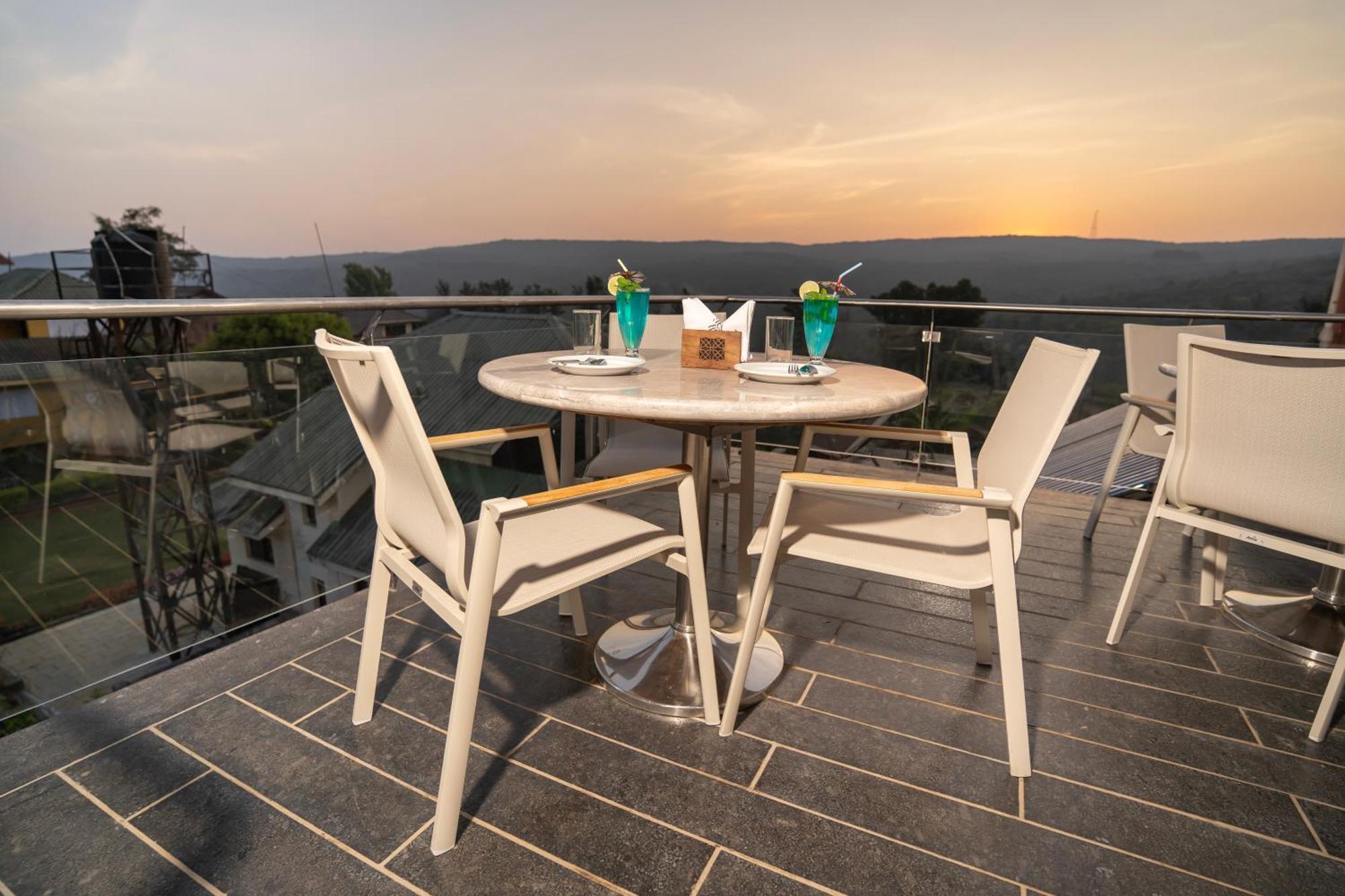 Leela Resort, The Exotic Boutique Hotel - Pure Veg Mahābaleshwar Buitenkant foto